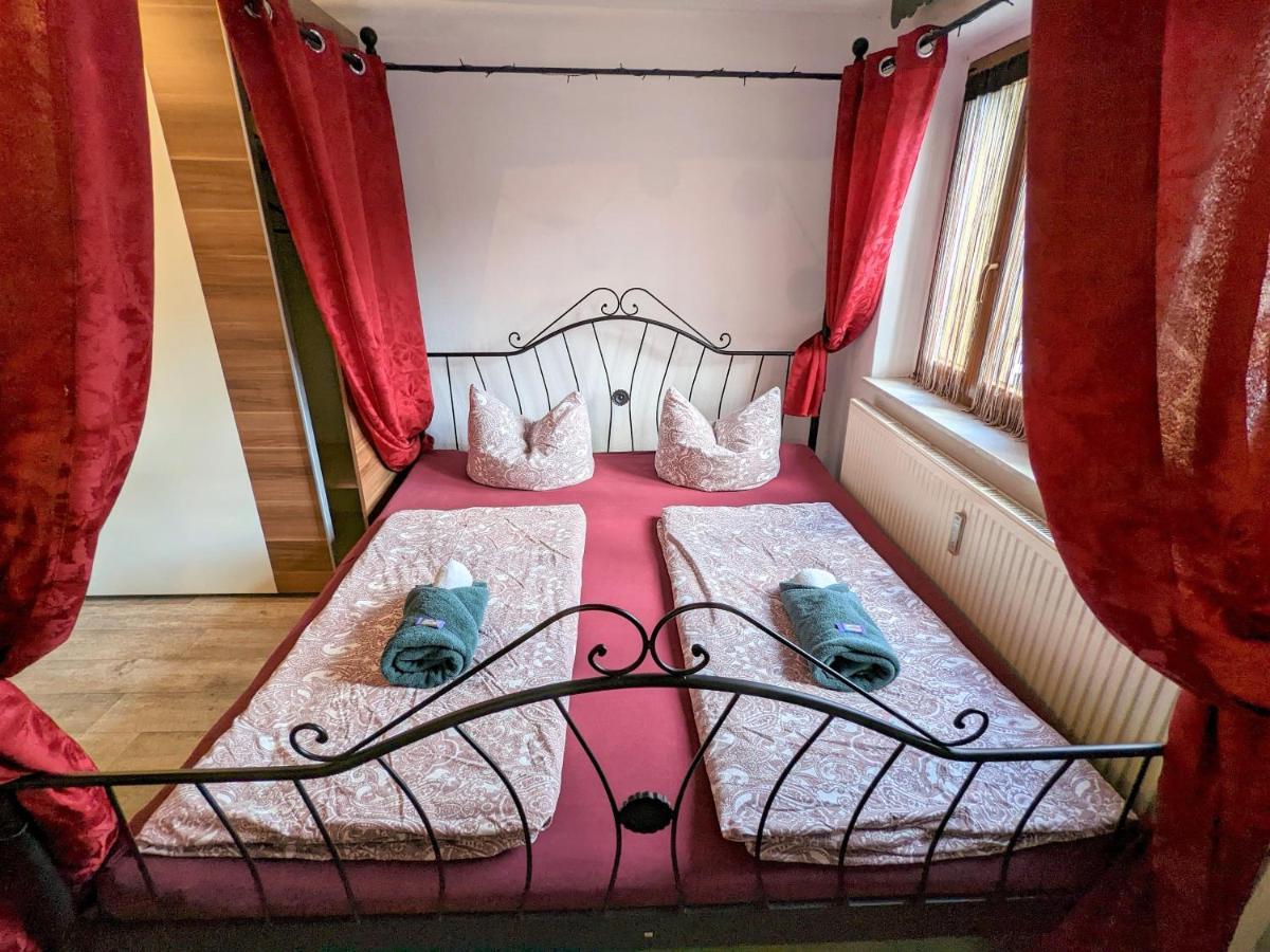 Urlaubstraum Mit Pool, Terrasse & Fluss Im Garten - Ut Appartement Sebnitz Buitenkant foto
